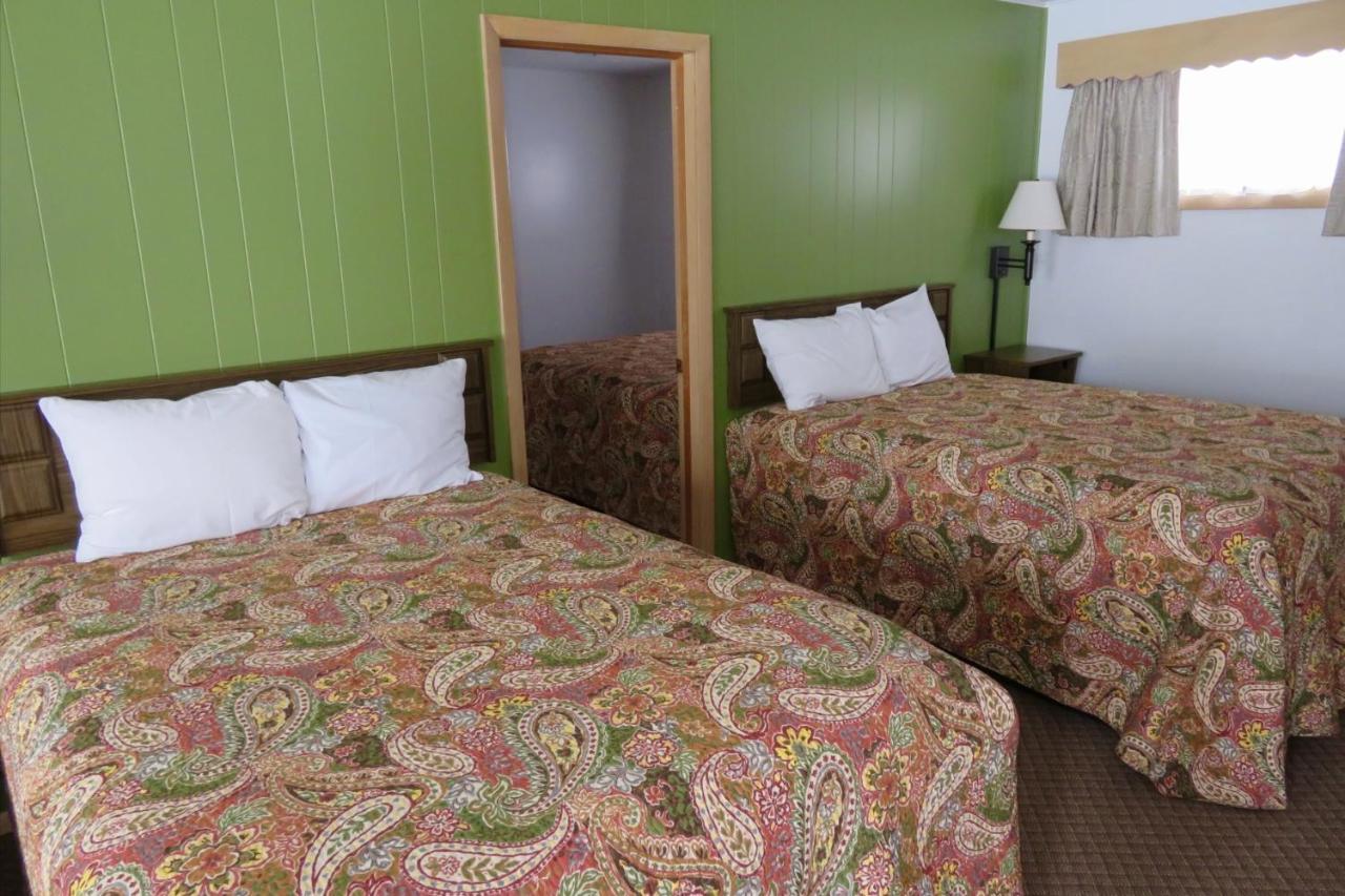 Cedars Motel Ironwood Εξωτερικό φωτογραφία