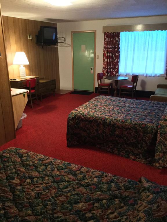Cedars Motel Ironwood Εξωτερικό φωτογραφία