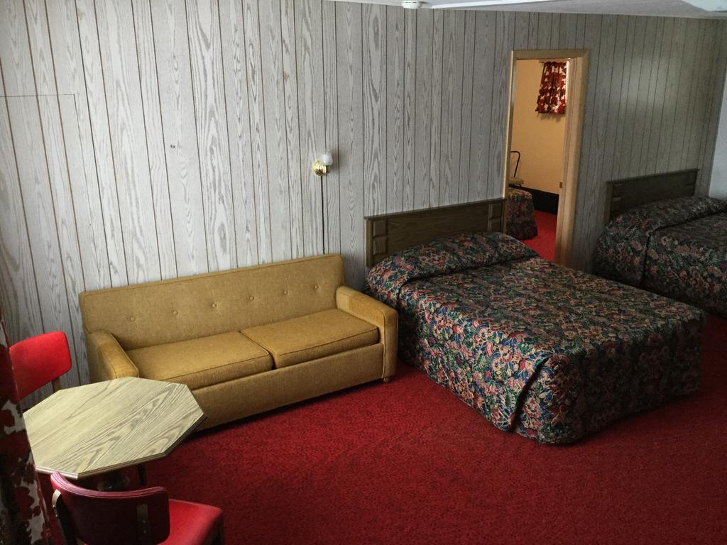 Cedars Motel Ironwood Εξωτερικό φωτογραφία