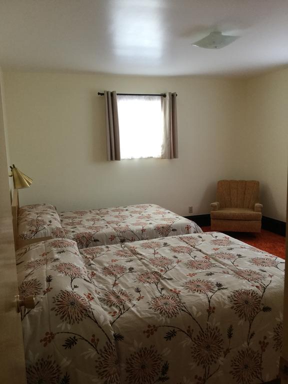 Cedars Motel Ironwood Εξωτερικό φωτογραφία