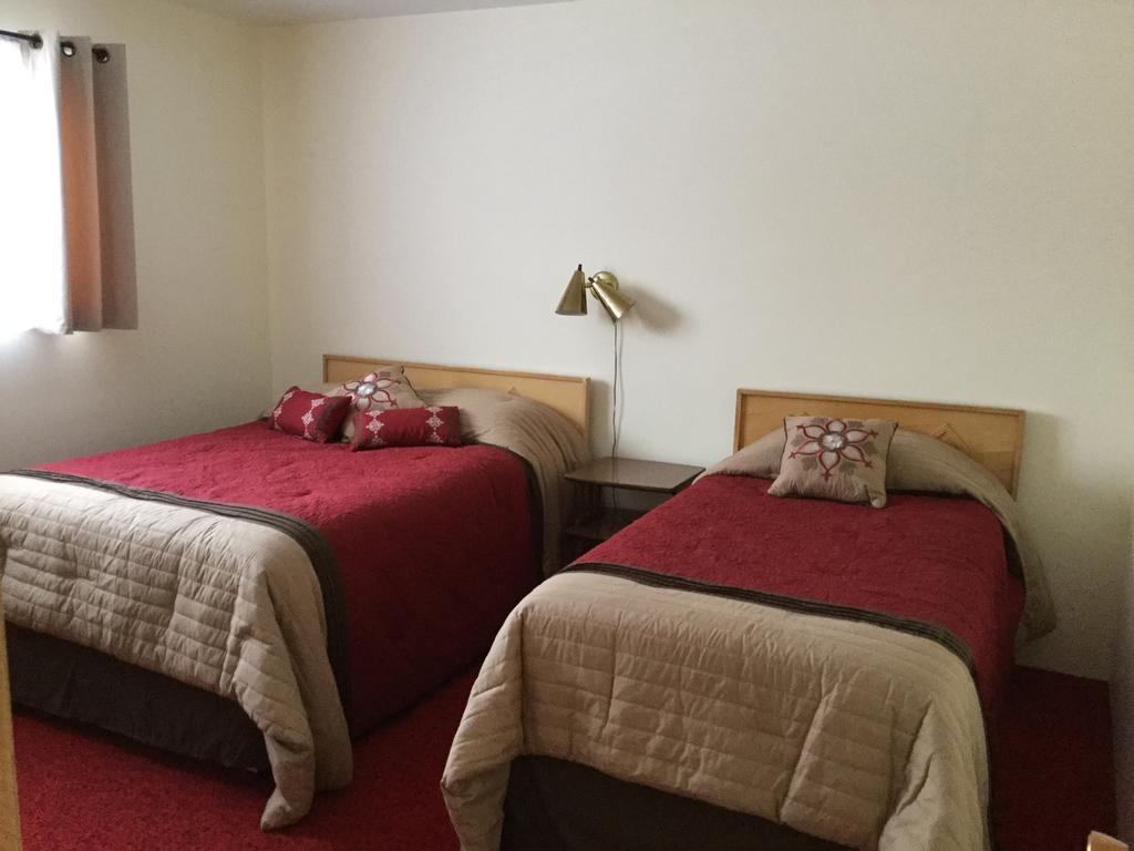 Cedars Motel Ironwood Εξωτερικό φωτογραφία