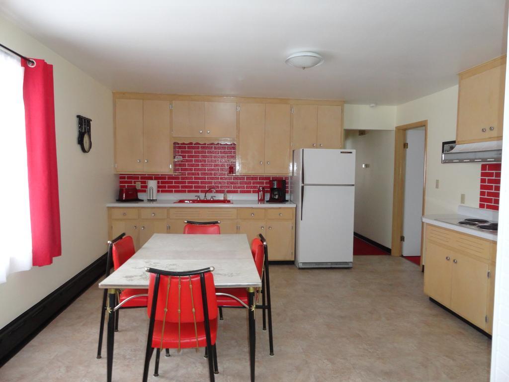 Cedars Motel Ironwood Εξωτερικό φωτογραφία
