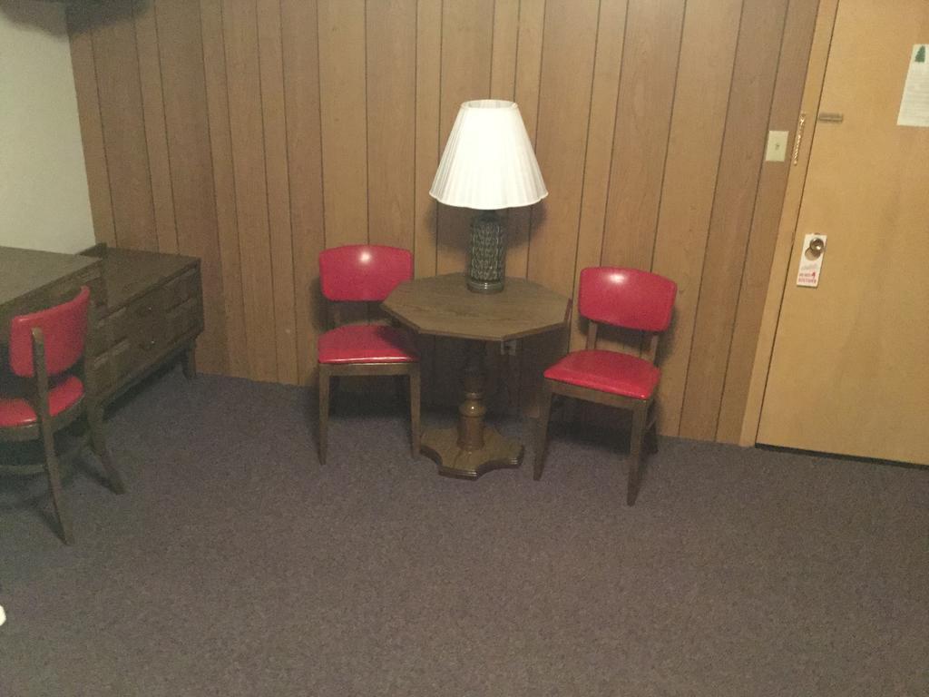 Cedars Motel Ironwood Εξωτερικό φωτογραφία
