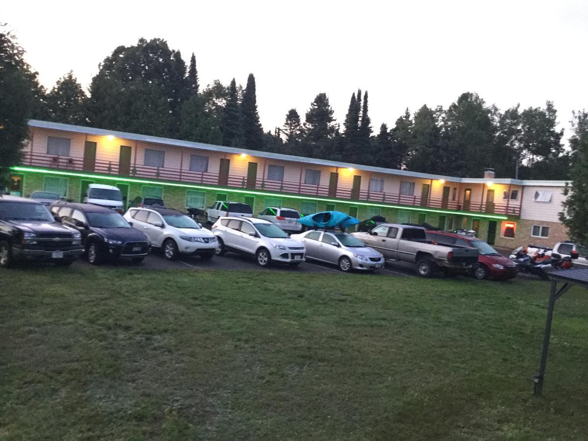 Cedars Motel Ironwood Εξωτερικό φωτογραφία