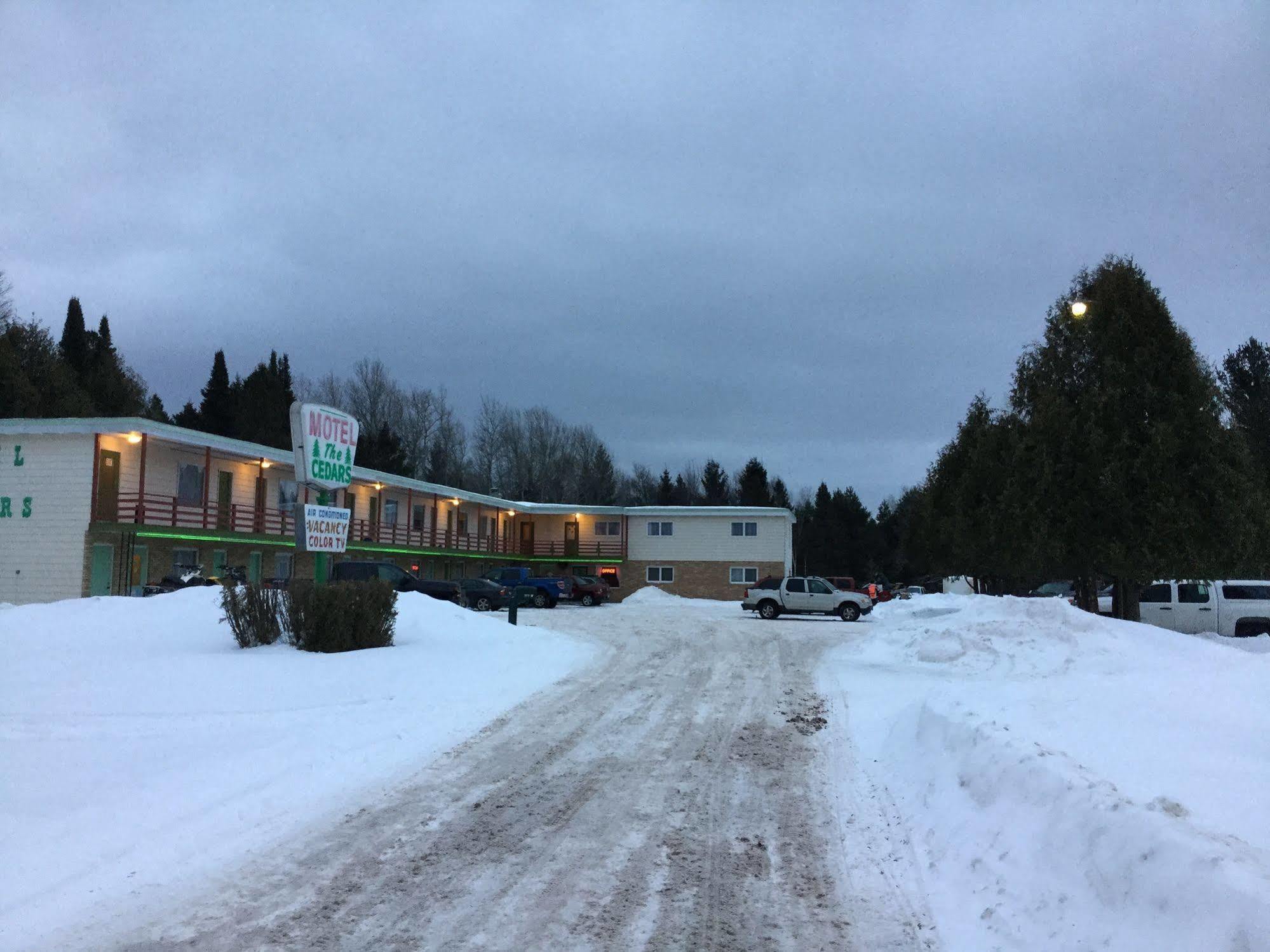 Cedars Motel Ironwood Εξωτερικό φωτογραφία