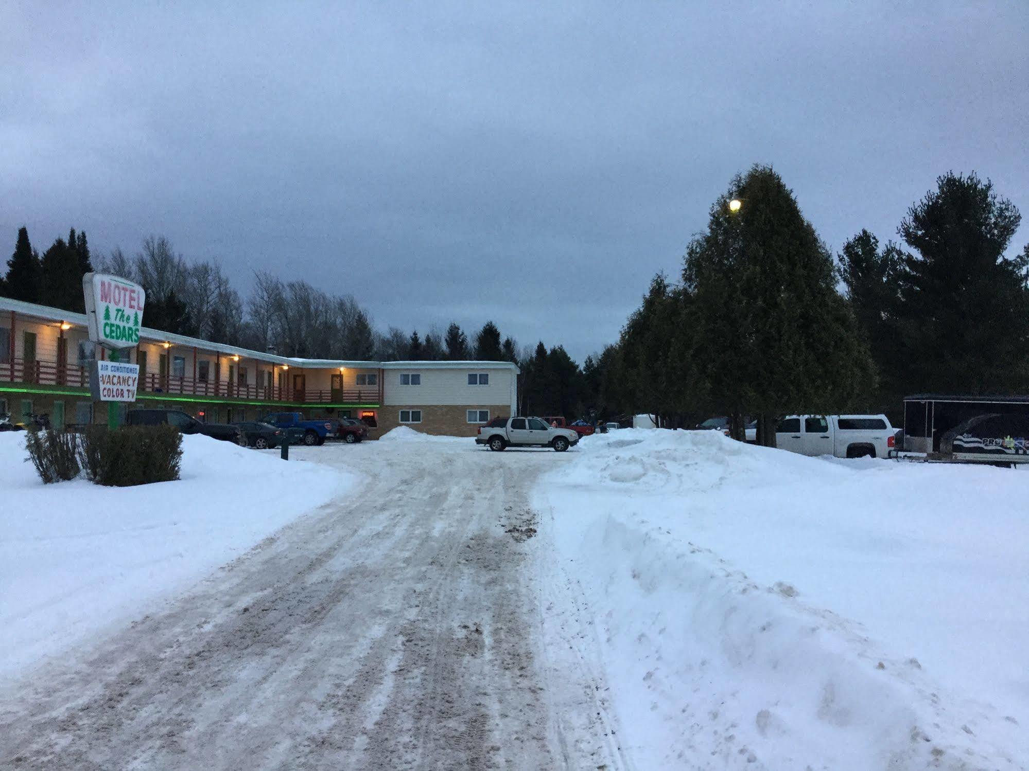 Cedars Motel Ironwood Εξωτερικό φωτογραφία