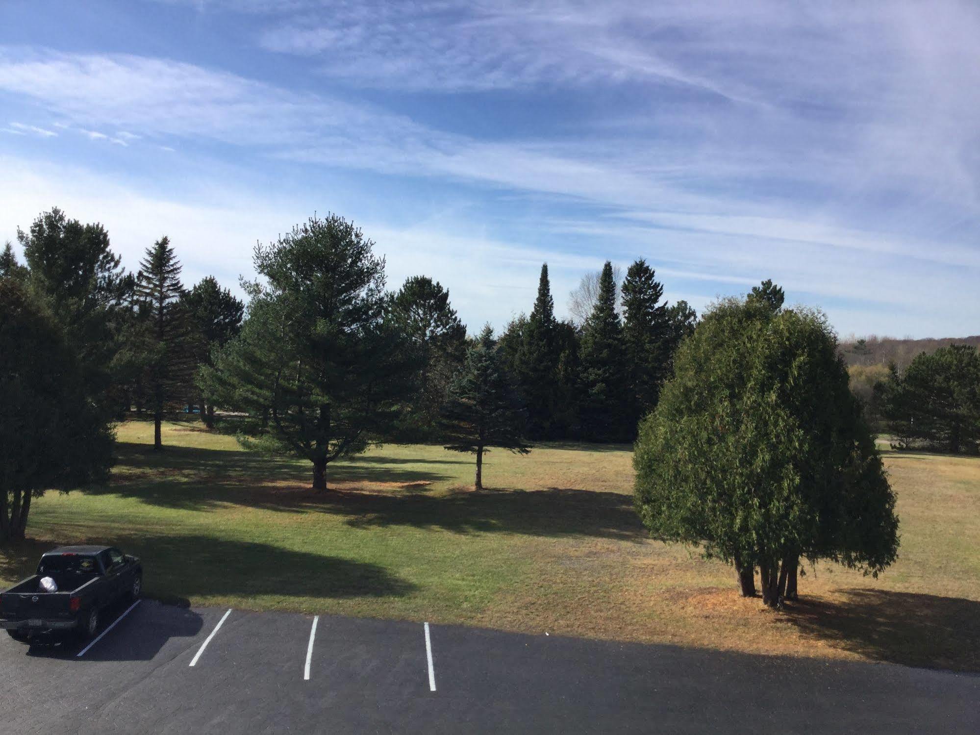 Cedars Motel Ironwood Εξωτερικό φωτογραφία