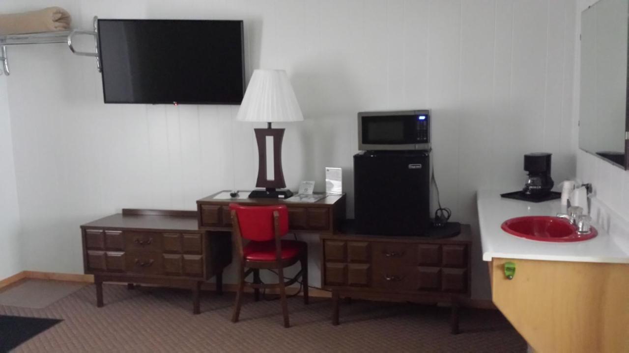 Cedars Motel Ironwood Εξωτερικό φωτογραφία